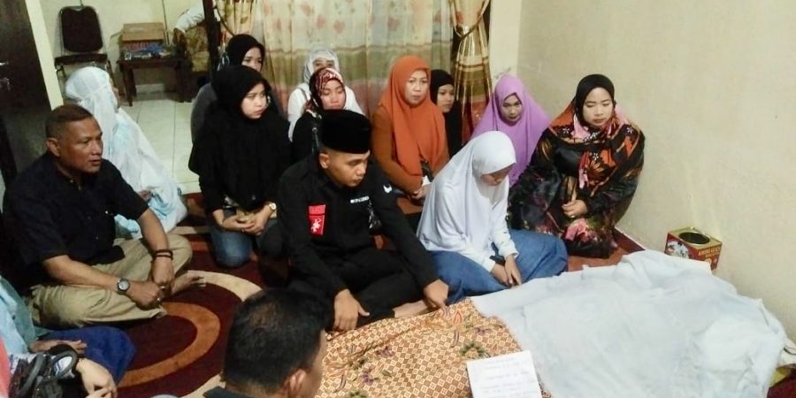 Tahu Istri Anggotanya Meninggal Kapolres Gowa Langsung Melayat Kerumah Duka