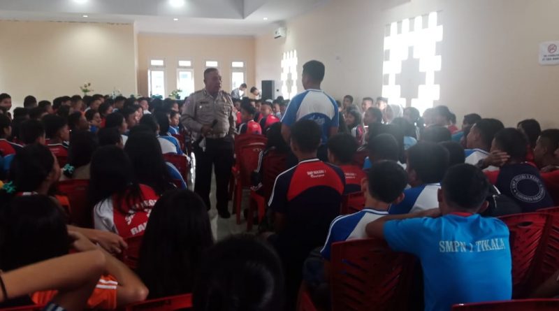 Masuk Sekolah, Polsek Rantepao Ajak Generasi Muda Tertib Berlalu Lintas