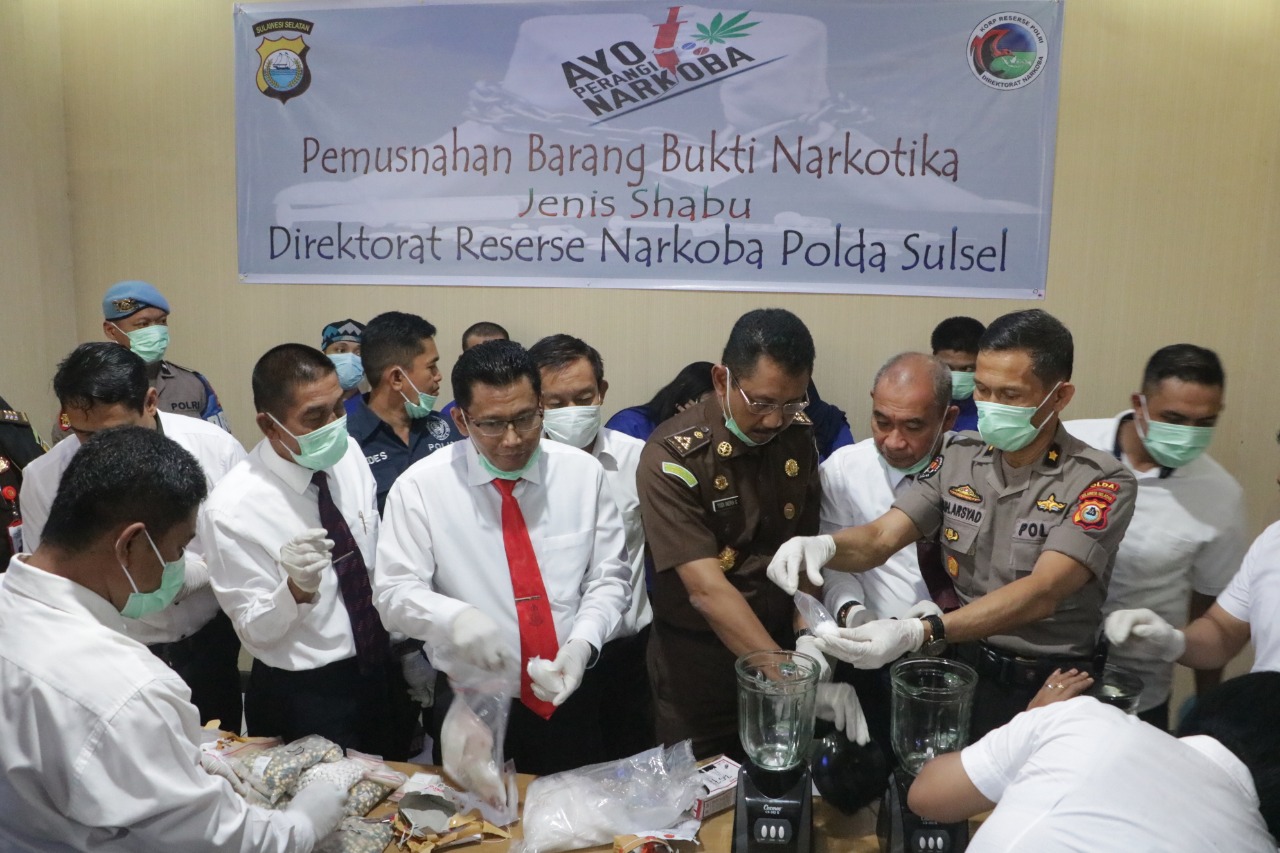 Ditresnarkoba Polda Sulsel Musnahkan Barang Bukti Sabu Seberat 2 Kg