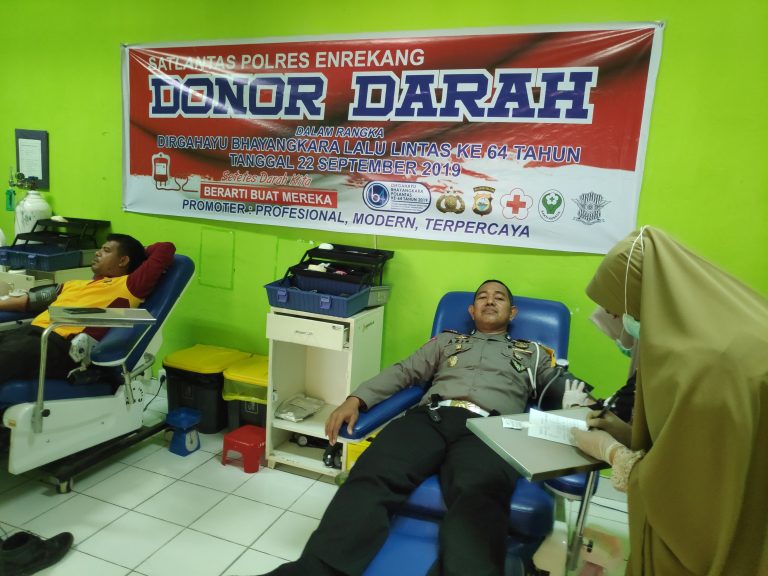 Peduli Kemanusiaan, Satlantas Polres Enrekang Gelar Bakti Sosial Donor Darah