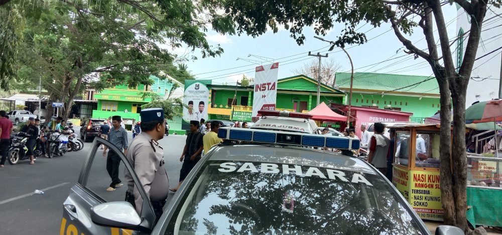 Pelayanan Prima, Polsek Enrekang Kawal Jenazah Warga Hingga ke Pemakaman