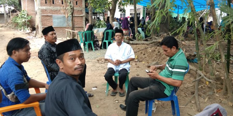 Turut Berduka Cita, Personel Polsek Bontonompo Melayat Kerumah Korban Reruntuhan Bangunan di Desa Bategulung