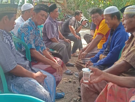 Ungkap Belasungkawa, Bhabinkamtibmas Polsek Bungoro Melayat Kerumah Warga yang Berduka