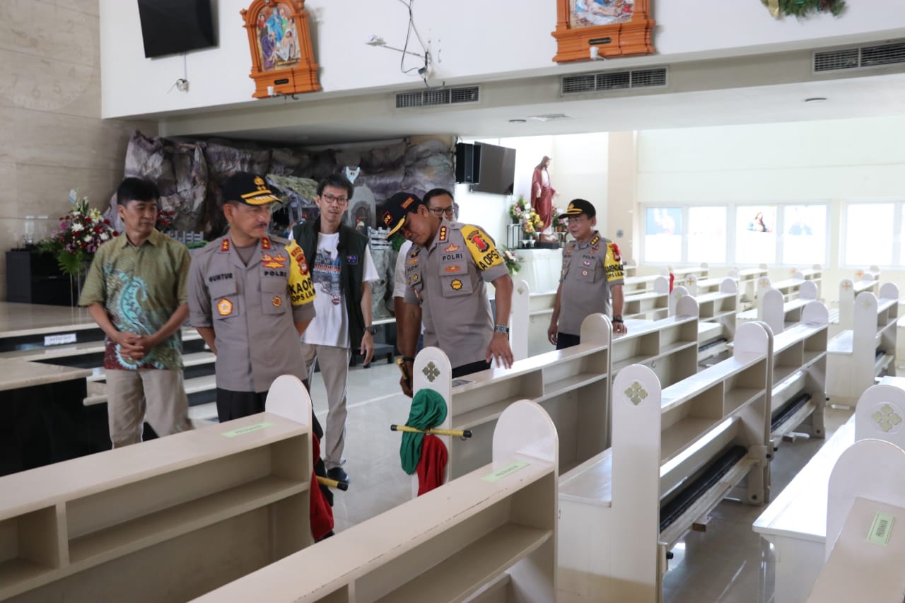 Jelang Natal, Kapolda Sulsel Pantau Gereja