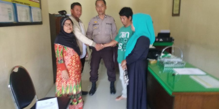 Mediasi, Jurus Bhabinkamtibmas Polres Gowa Selesaikan Kasus Pengrusakan di Gowa