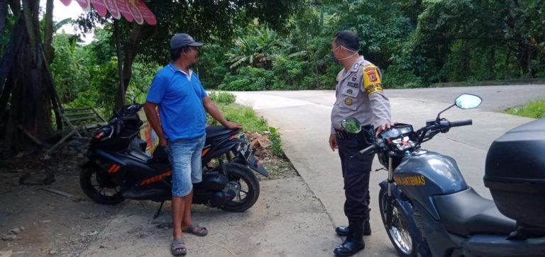 Physical Distancing, Jadi Tema Utama Himbauan Bhabinkamtibmas Polsek Balocci kepada Warga
