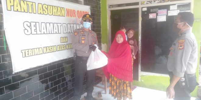 Datangi Panti Asuhan, Kapolsek Rappocini Berikan Paket Sembako