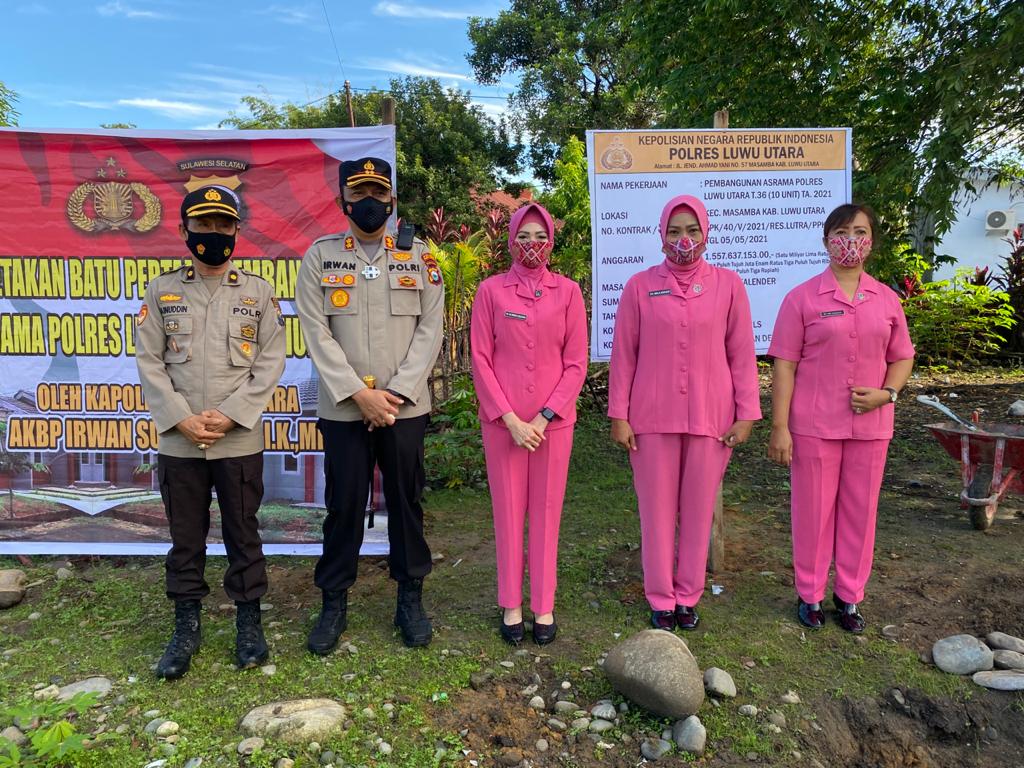 BATU PERTAMA DILETAKKAN KAPOLRES, 10 UNIT ASRAMA POLRES LUWU UTARA RESMI DIBANGUN