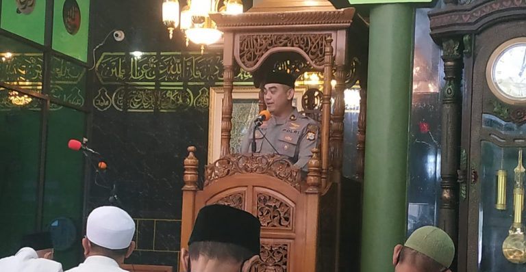 Jalin Silaturahmi Melalui Safari Jumat Kapolsek Tamalate Sisipkan Pesan