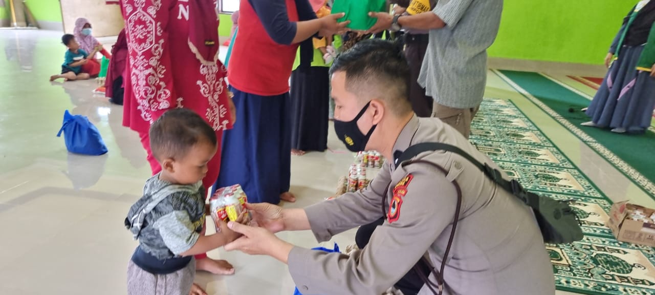 Baznas Bersama UPZ Polres Bone Peduli Mustahiq di Pelosok Ujung Barat Kabupaten Bone