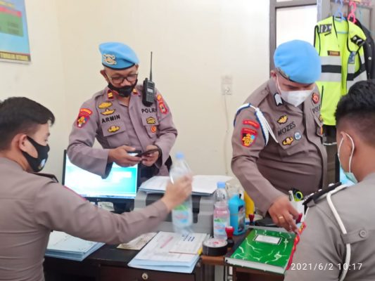 PULUHAN PONSEL PERSONIL POLRES TORUT DIPERIKSA PROPAM, ADA APA