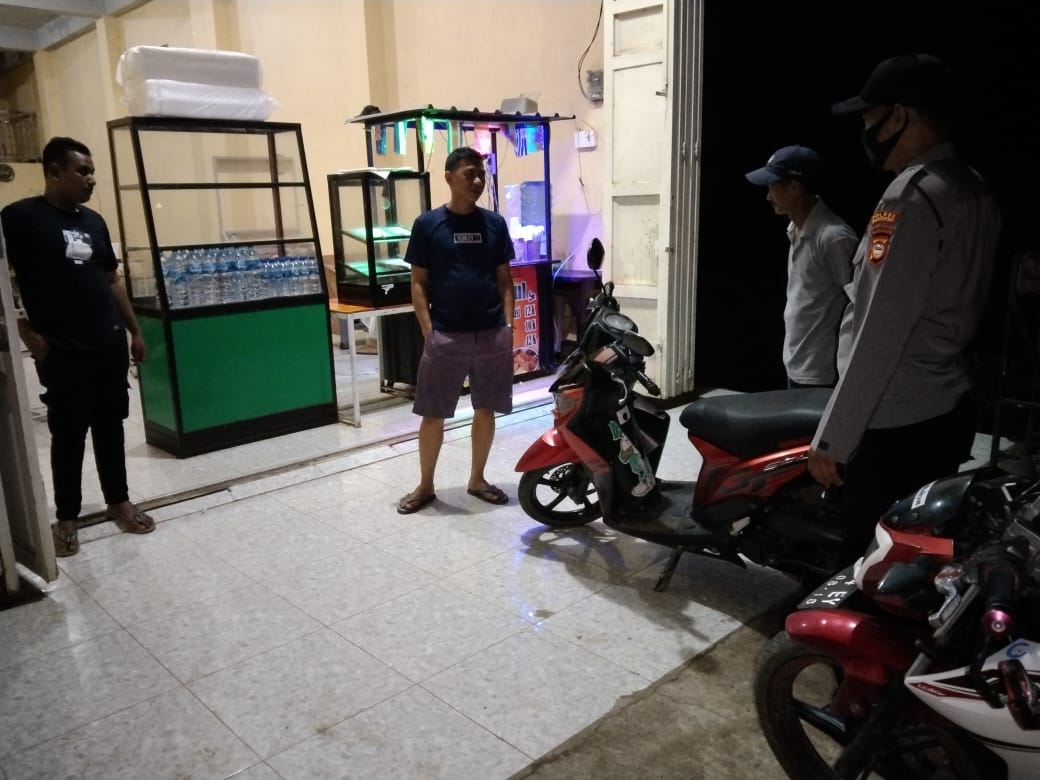 Personil Polsek Marang Patroli Malam Dan Sosialisasi vaksinasi Massal