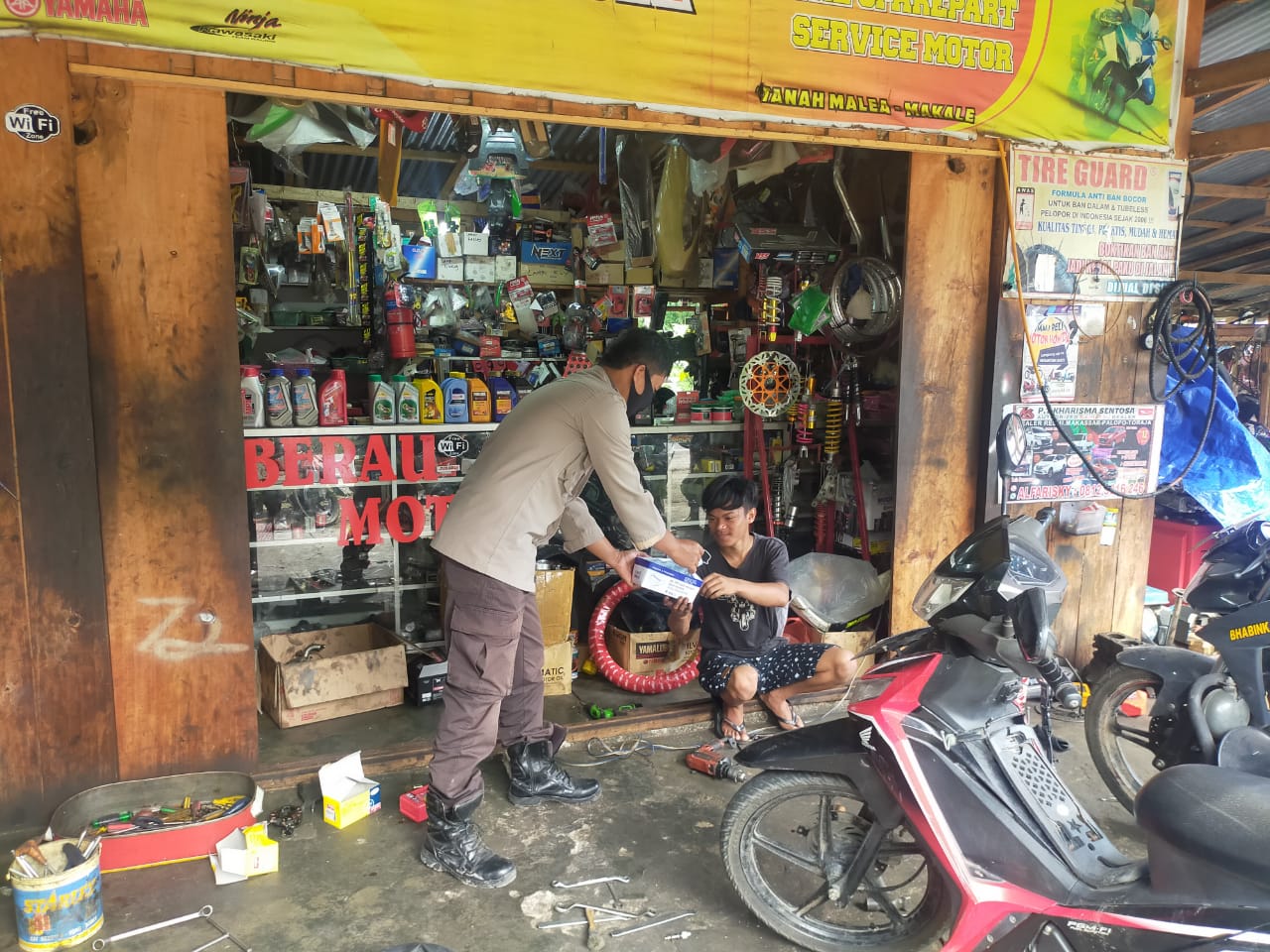 Bhabinkamtibmas Polsek Saluputti DDS dan himbauan protokol kesehatan