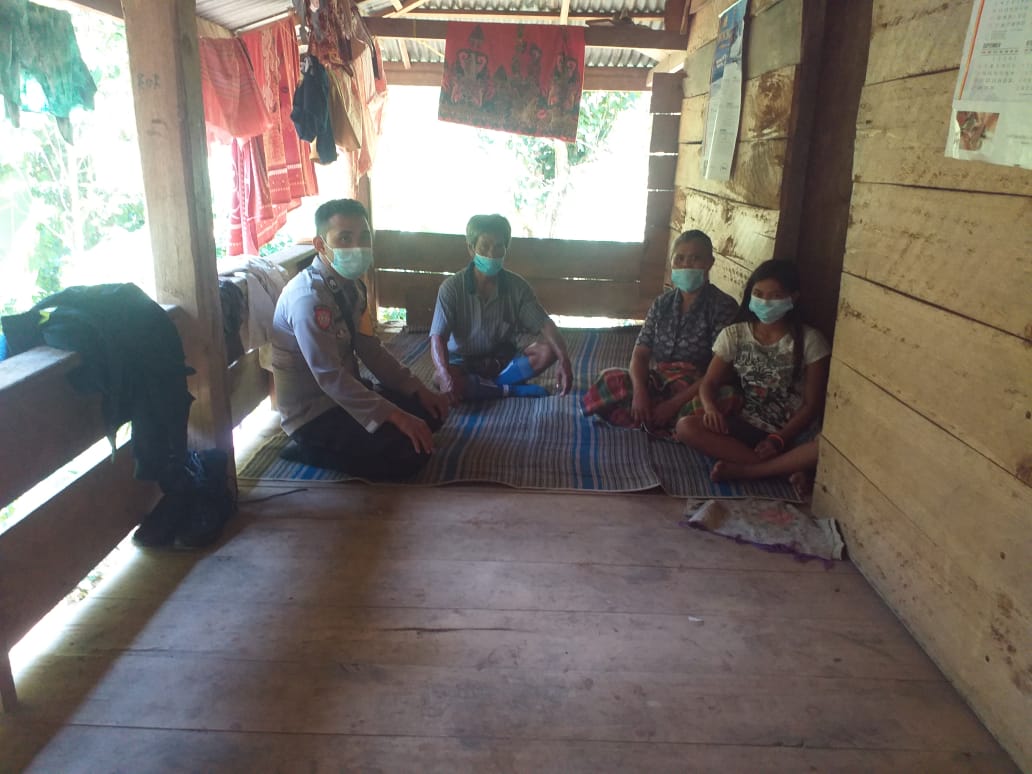 Bhabinkamtibmas Polsek Sangalla Mengecek Pasien yang akan Operasi Bibir Sumbing