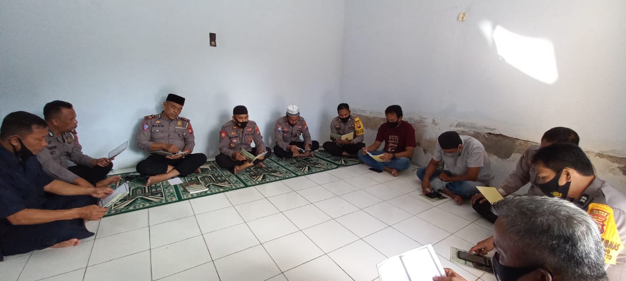 Imbangi Tugas dengan Ibadah, Polsek Watang Sawitto Polres Pinrang Yasinan Rutin Setiap Kamis