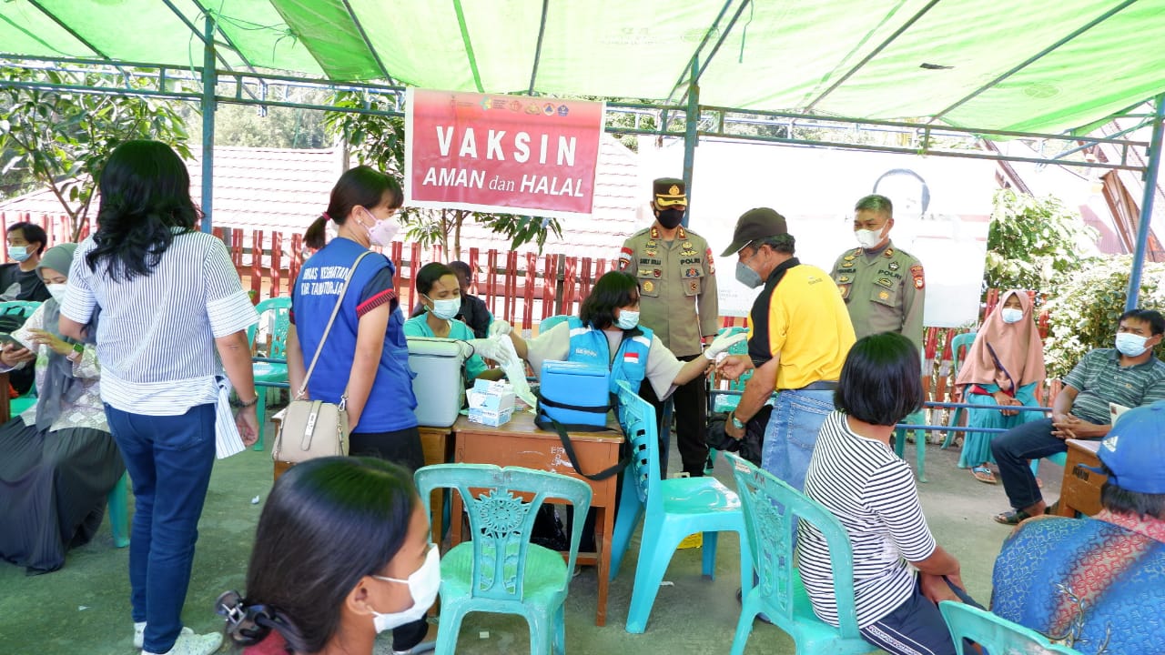 Hari ini, Vaksinasi Covid digelar 13 Titik, Kapolres Tana Toraja : Jangkau Warga Dari Kota Hingga Pelosok