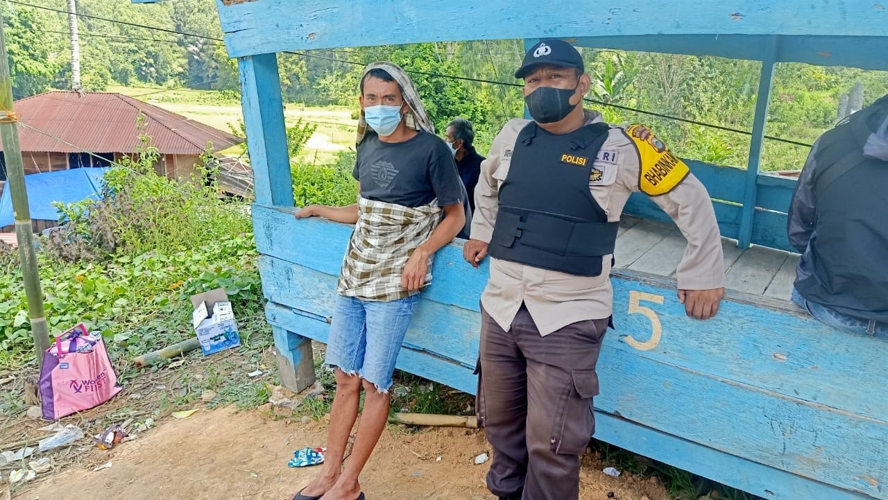 Bhabinkamtibmas Polsek Saluputti Sambang (3T) di wilayah binaan