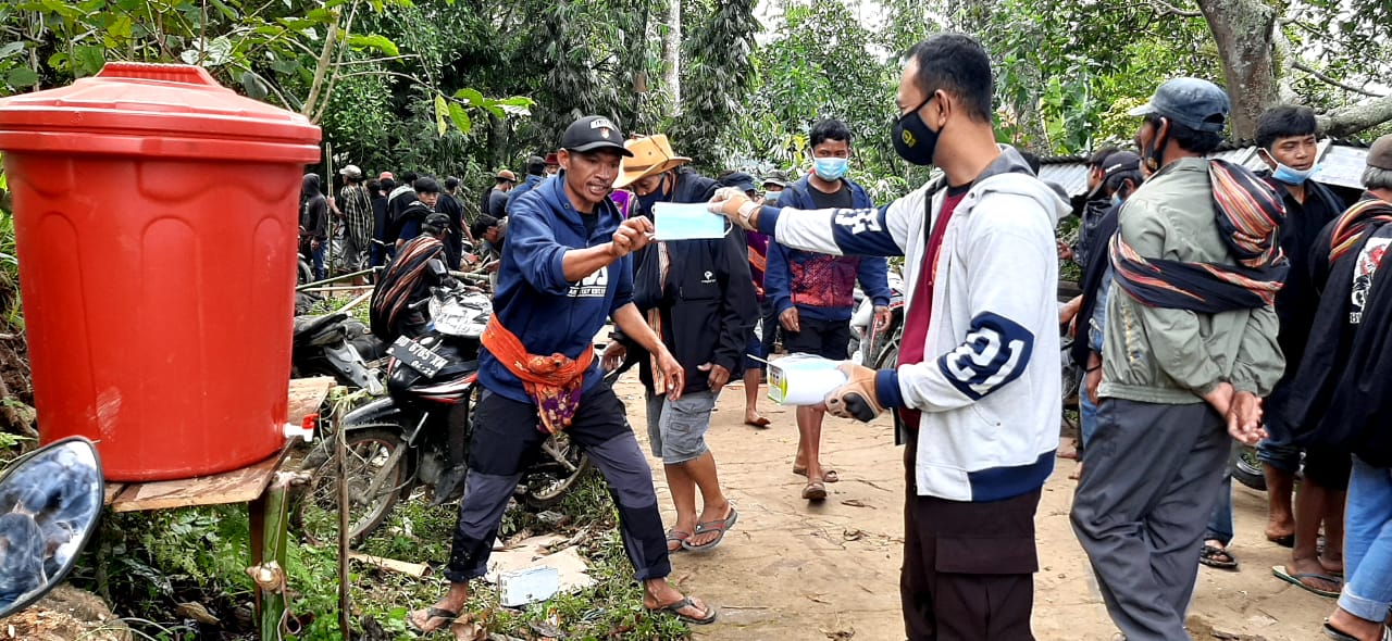 Kanit Reskrim Simbuang Penertiban dan Himbauan Protokol Kesehatan pada Rambu Solo
