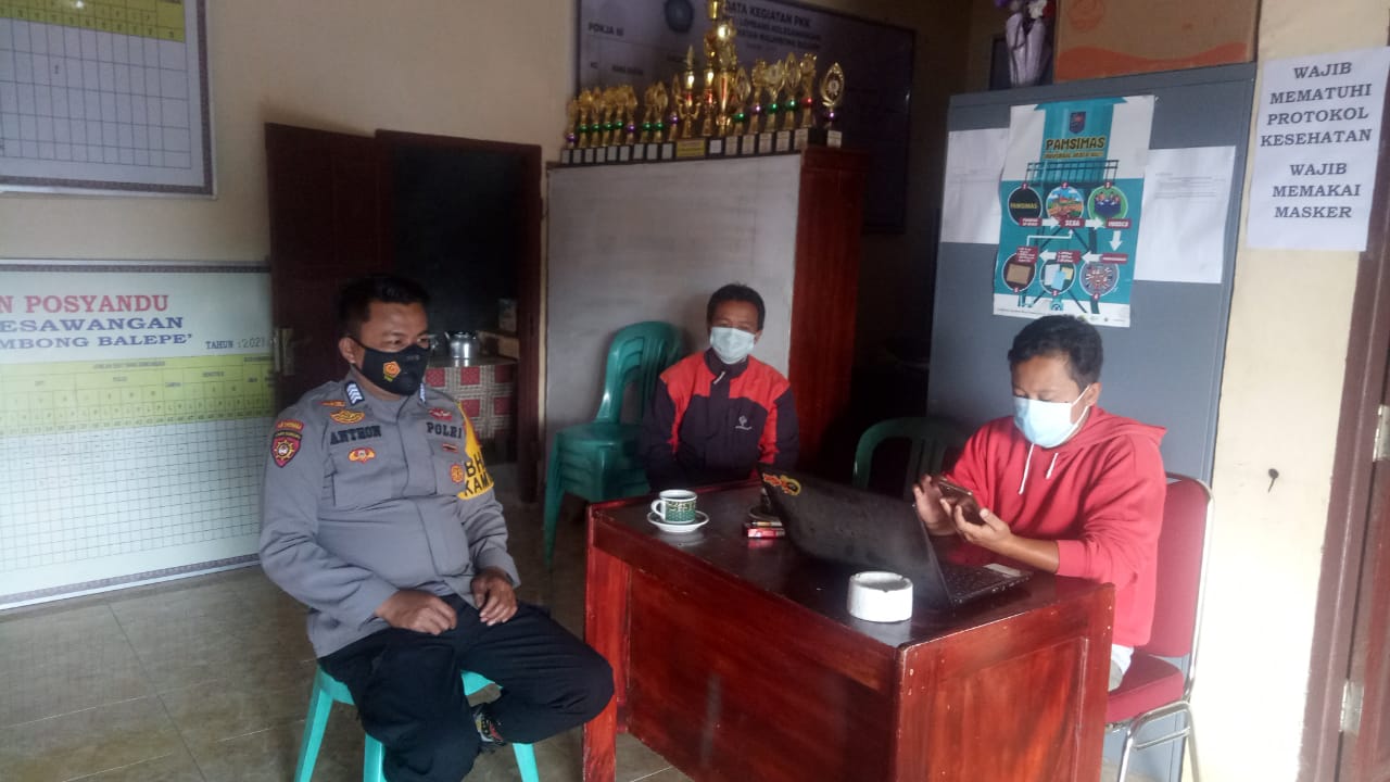 Bhabinkambtimas Bripka Anthonius Ruru sambangi kantor Lembang Kolesawangan