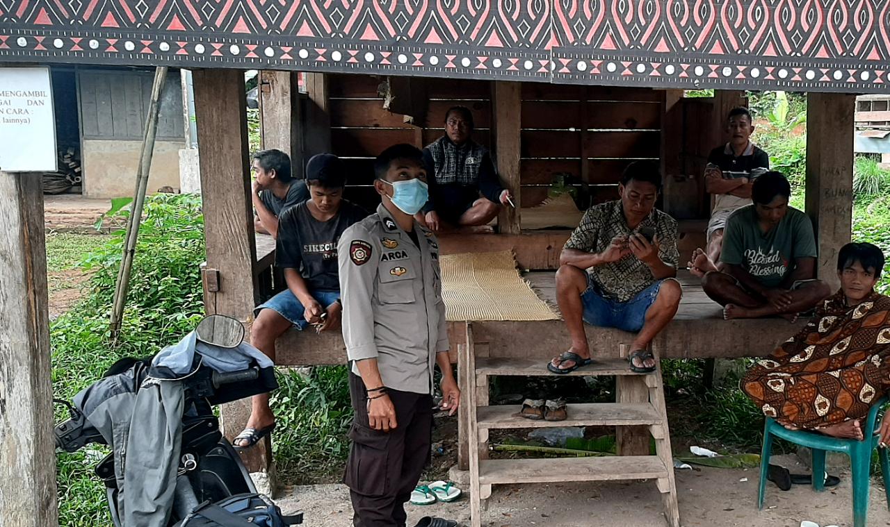 Trecer 3T, Bhabinkamtibmas bersama Babinsa dan PKM Makale melakukan Testing Swab PCR