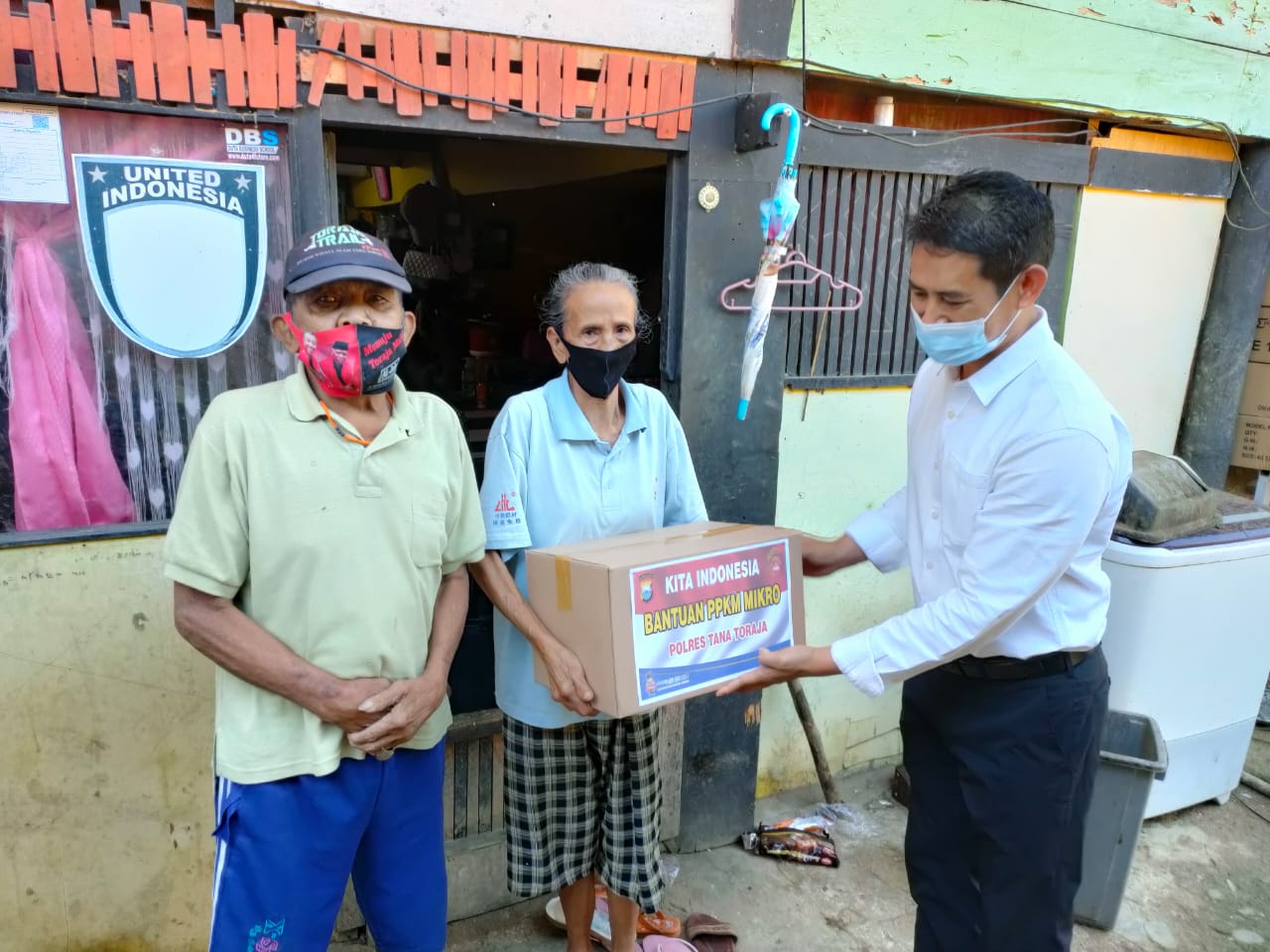 Trecer 3T, Bhabinkamtibmas bersama Babinsa dan PKM Makale melakukan Testing Swab PCR