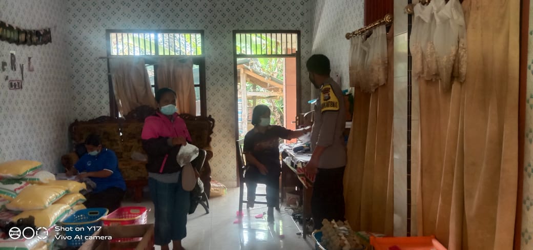 Trecer 3T, Bhabinkamtibmas bersama Babinsa dan PKM Makale melakukan Testing Swab PCR