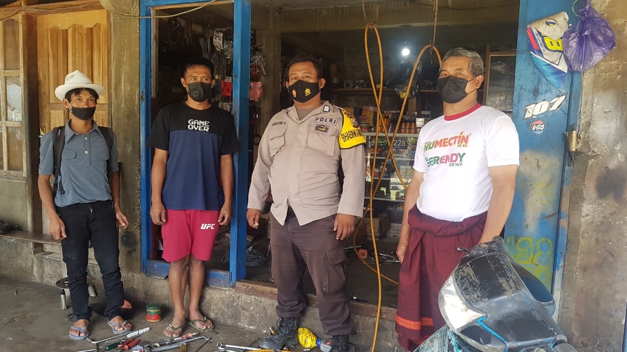 Trecer 3T, Bhabinkamtibmas bersama Babinsa dan PKM Makale melakukan Testing Swab PCR