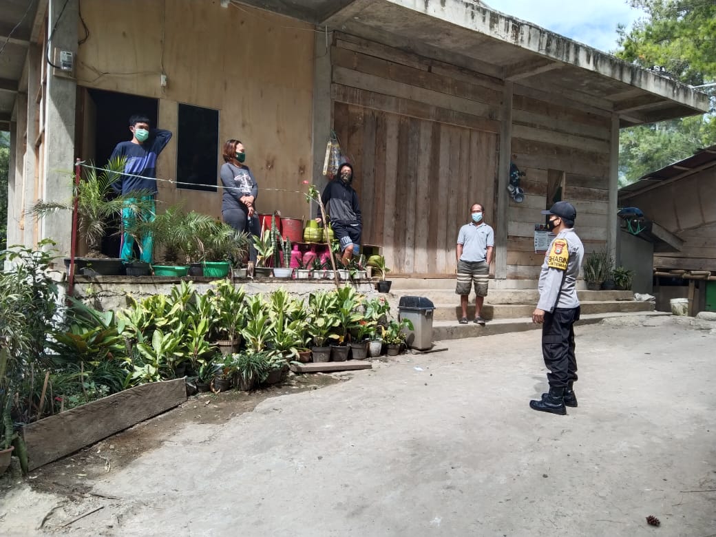 Bhabinkambtimas Polsek Saluputti melakukan sambang di Dusun Pangdo