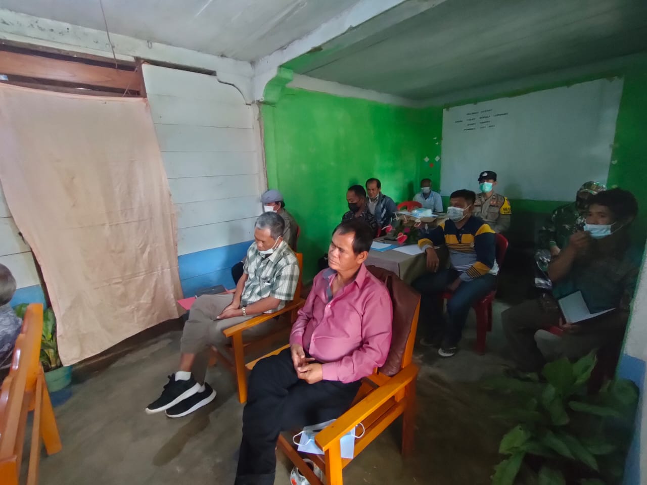 Bhabinkambtimas Polsek Saluputti melakukan sambang di Dusun Pangdo