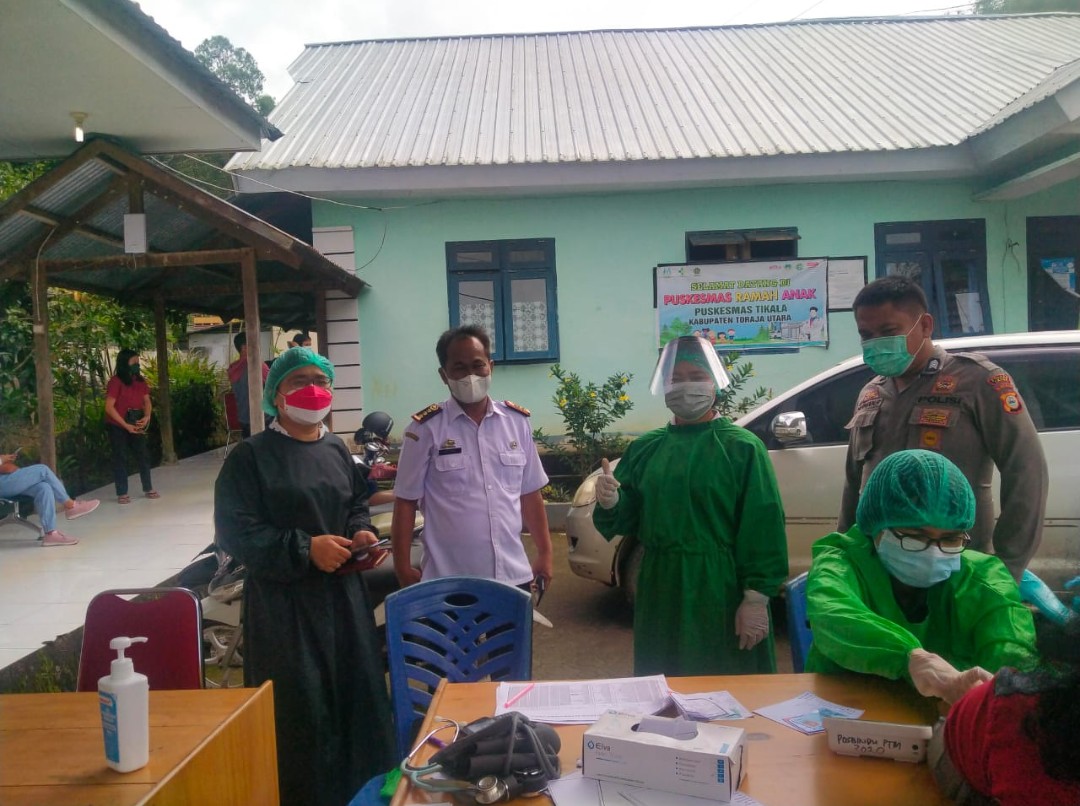 PERCEPAT VAKSINASI, POLSEK RANTEPAO PANTAU VAKSINASI DI TIKALA
