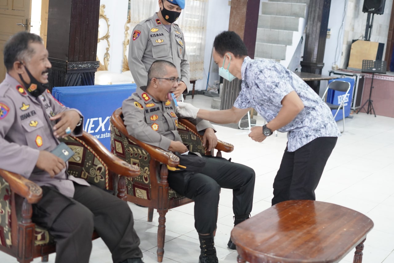 Usai Apel Pagi, Ratusan Personil dan ASN Polres Parepare Ikuti Pemeriksaan Urine