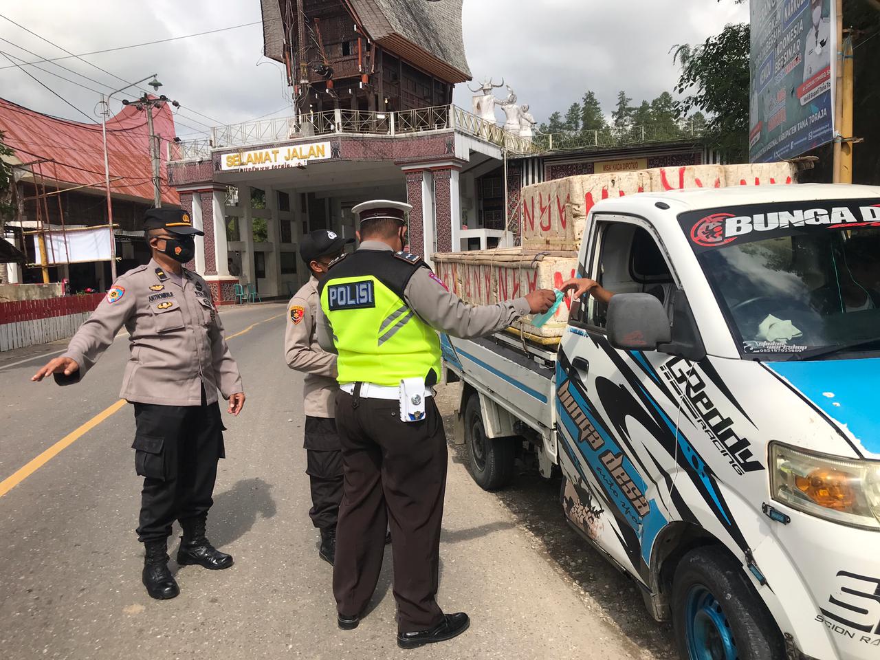 Operasi Yustisi Polsek Makale Penerapan Disiplin Protocol Kesehatan