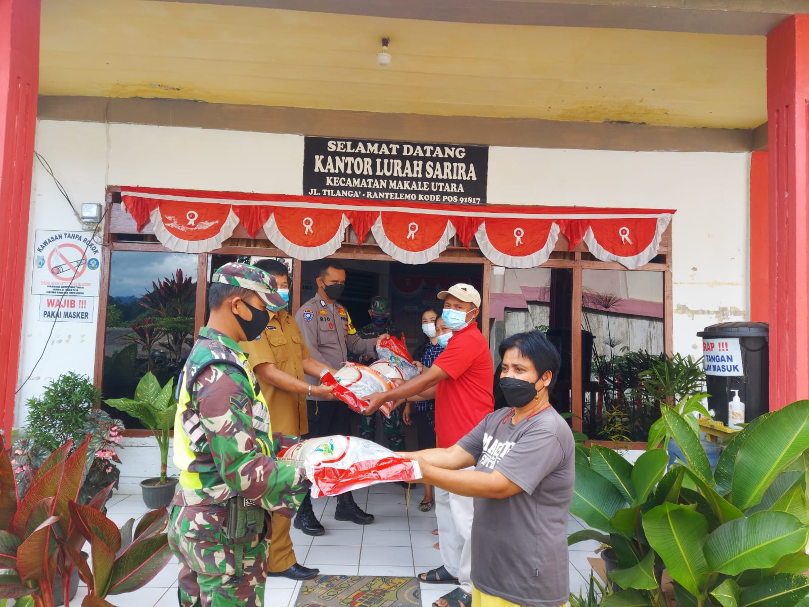 Bhabinkamtibmas Polsek Sangalla Kunjungi Usaha Mikro Kecil di Wilayah Binaan