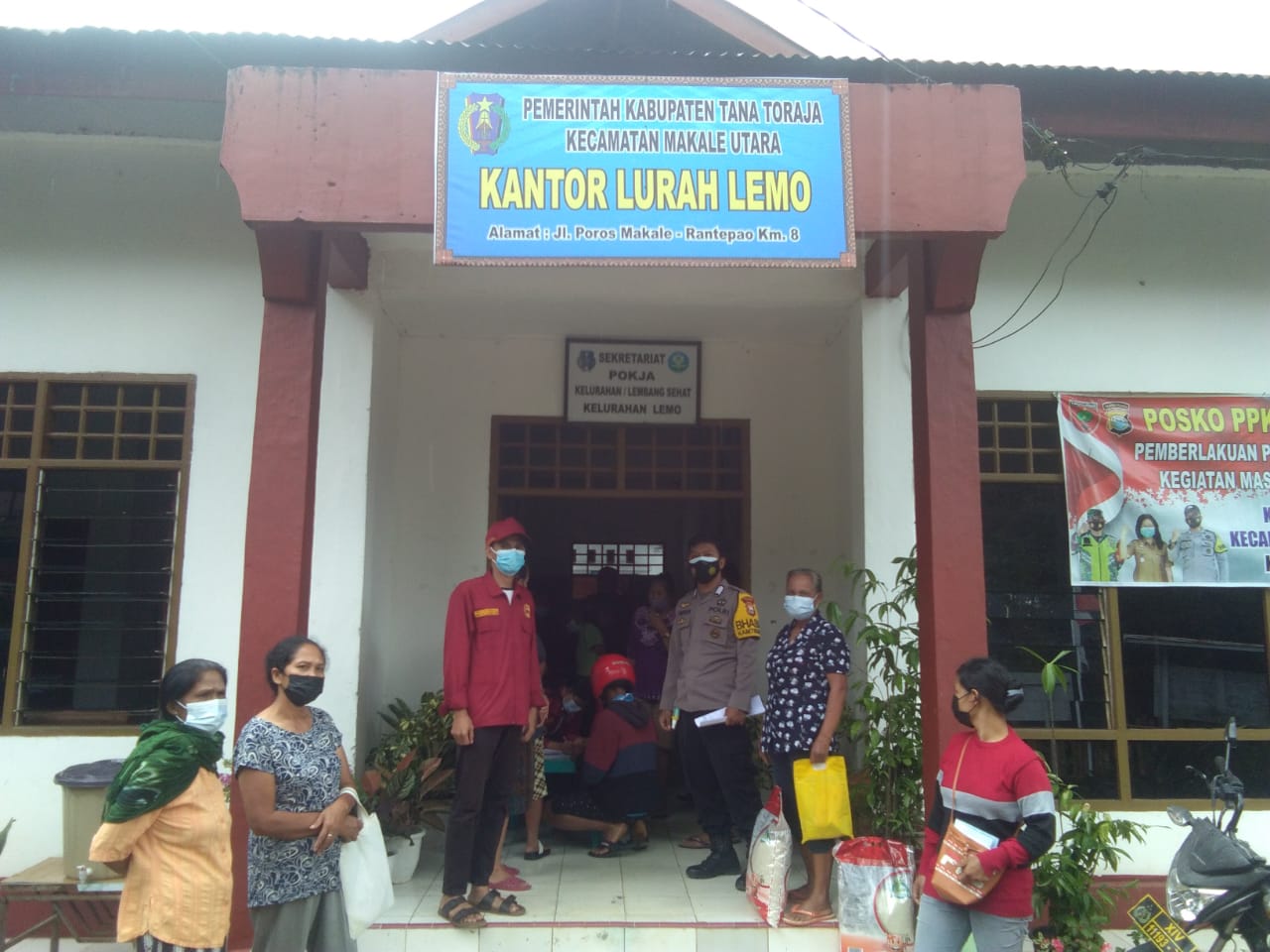 Bhabinkamtibmas Polsek Sangalla Kunjungi Usaha Mikro Kecil di Wilayah Binaan