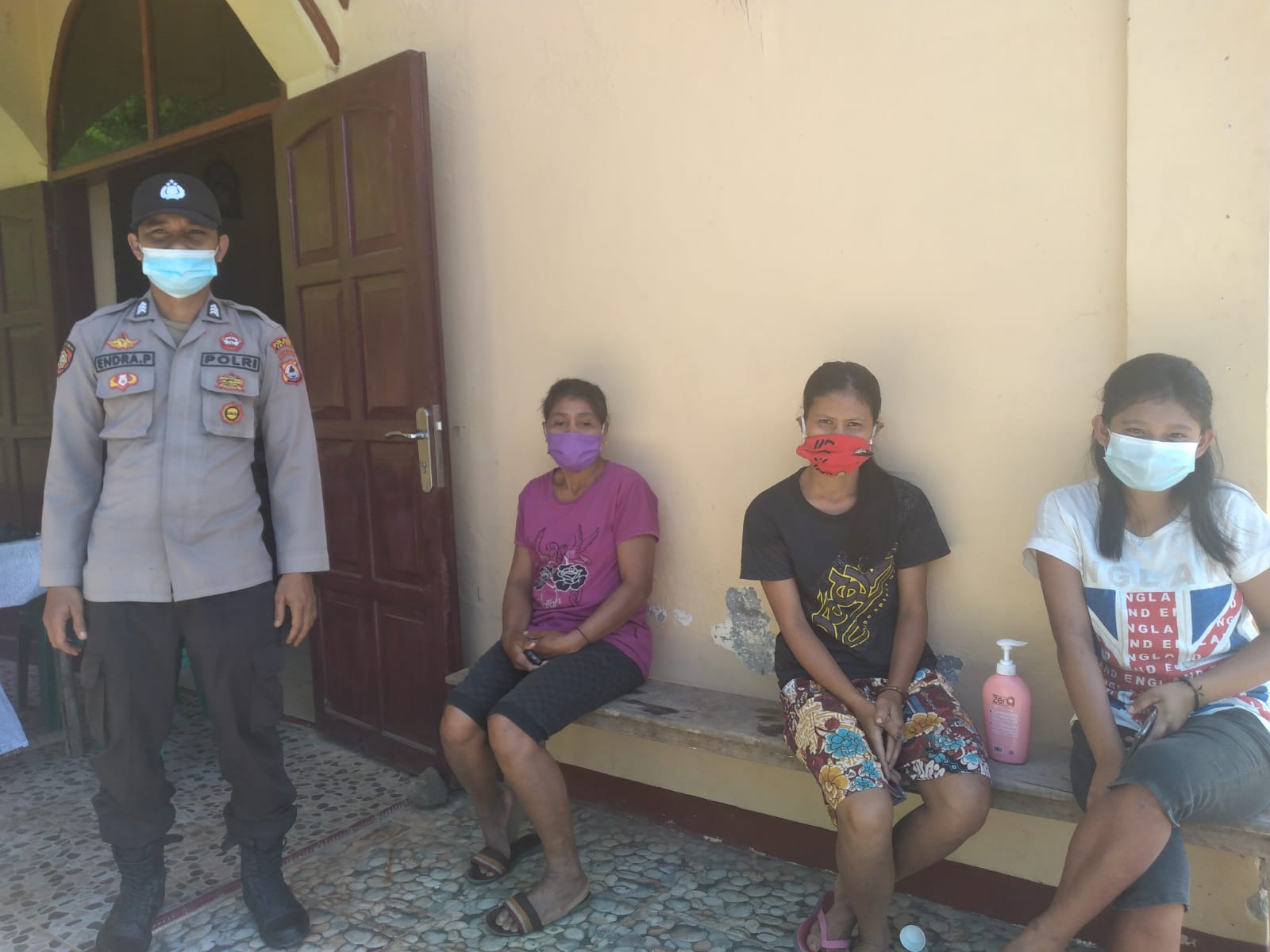 Bhabinkamtibmas Polsek Sangalla Kunjungi Usaha Mikro Kecil di Wilayah Binaan