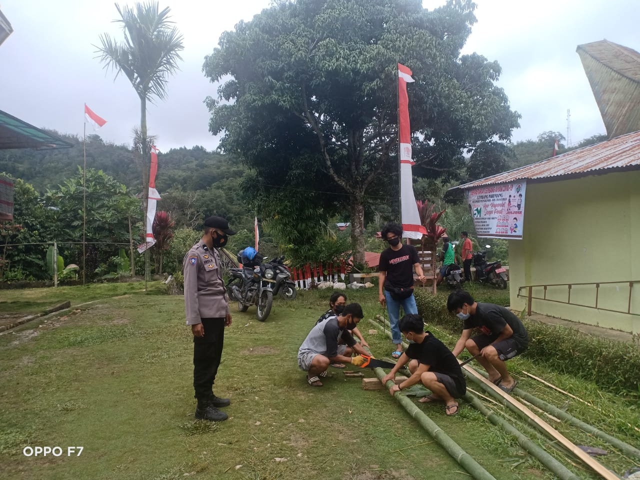 Bhabinkamtibmas Polsek Sangalla Kunjungi Usaha Mikro Kecil di Wilayah Binaan