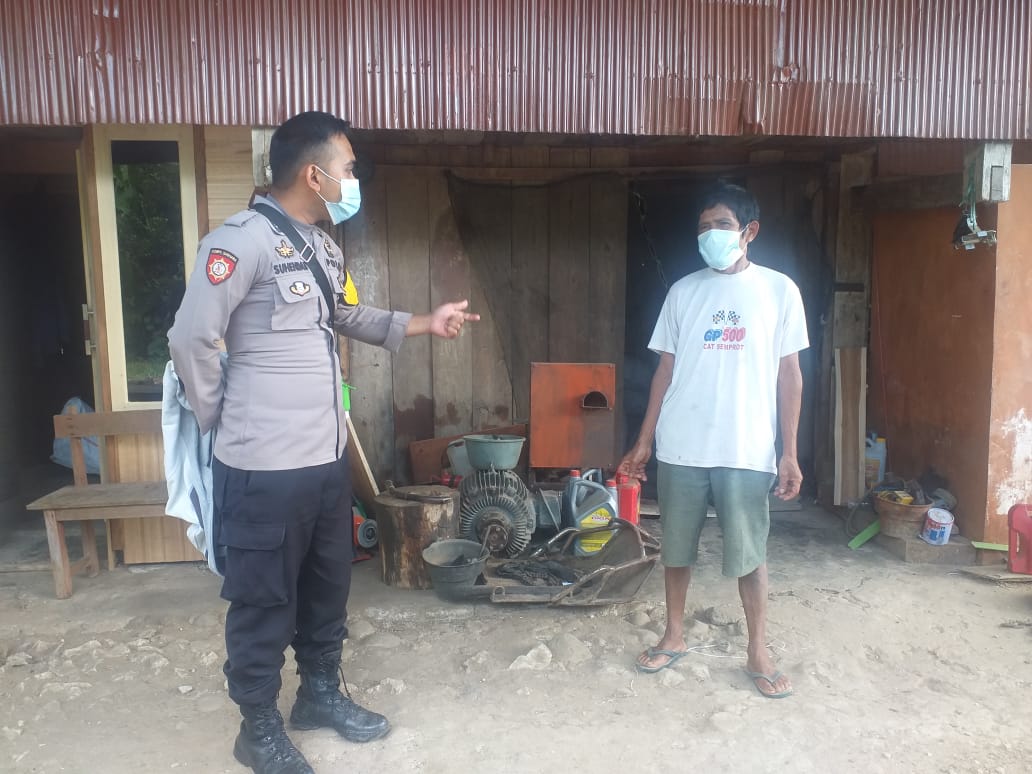 Babinkamtibmas Polsek Sangalla Ingatkan Pentingnya Prokes di wilayah Binaan