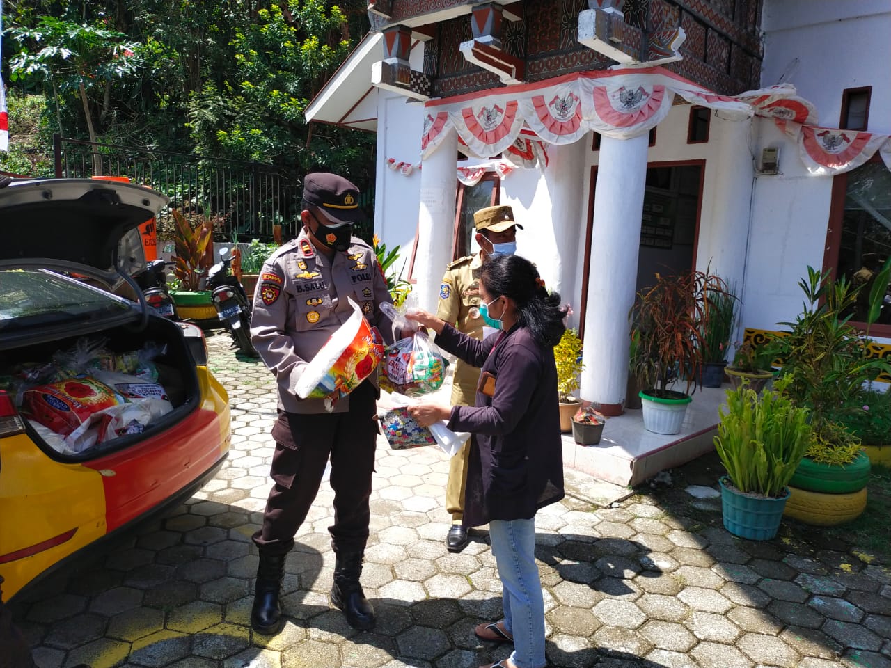 Babinkamtibmas Polsek Sangalla Ingatkan Pentingnya Prokes di wilayah Binaan