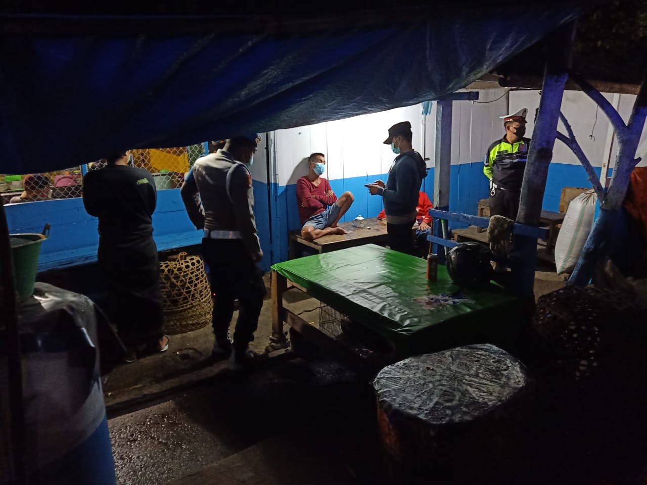 Personil Polsek Sangalla Mediasi Kesalapahaman di Lembang Tokesan