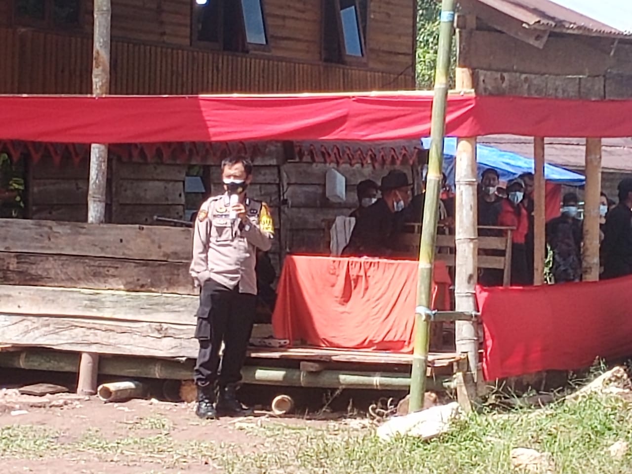Personil Polsek Sangalla Mediasi Kesalapahaman di Lembang Tokesan
