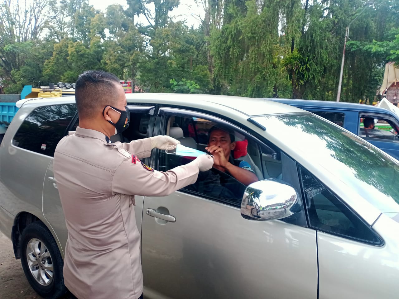 Personil Polsek Sangalla Mediasi Kesalapahaman di Lembang Tokesan