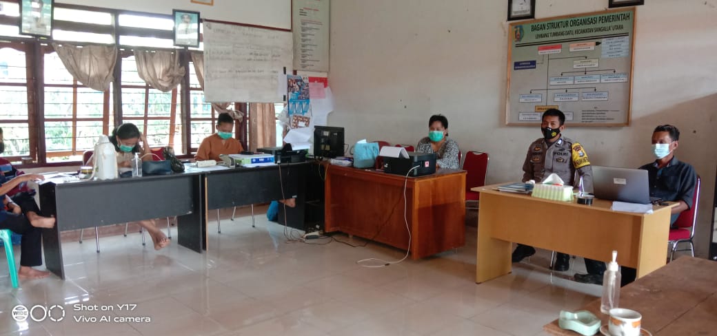 Bhabinkamtibmas Polsek Mengkendek Sambang di wilayah binaan