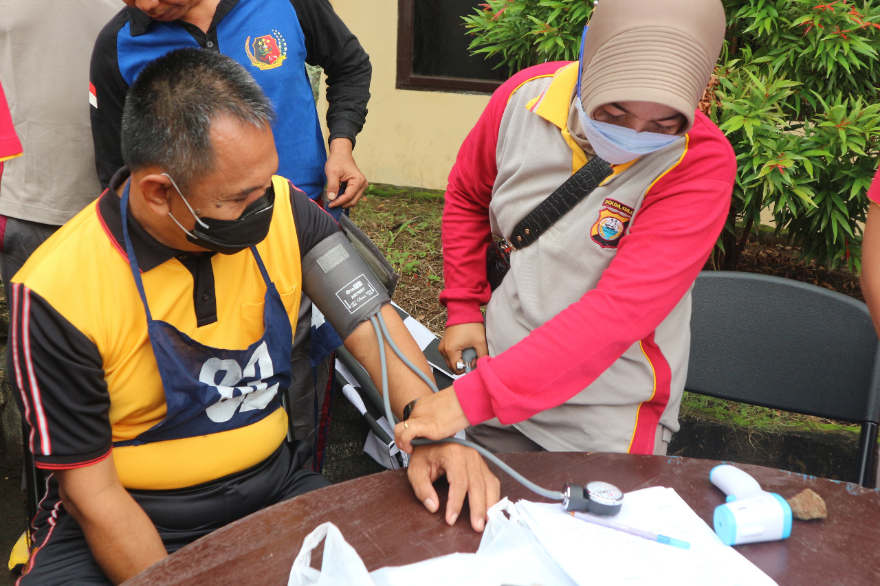 Tingkatkan Kesehatan, Bag SDM Polres Pinrang Gelar Tes Kesamaptaan Jasmani dan Bela Diri Polri Berkala