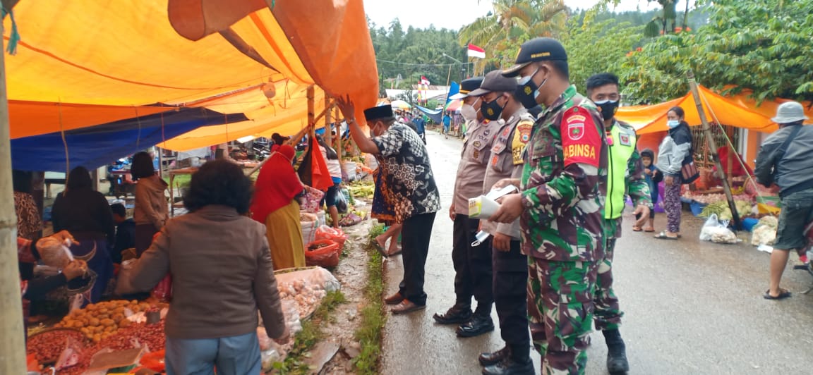 Bhabinkamtibmas Polsek Makale Sambang Warga Isoman