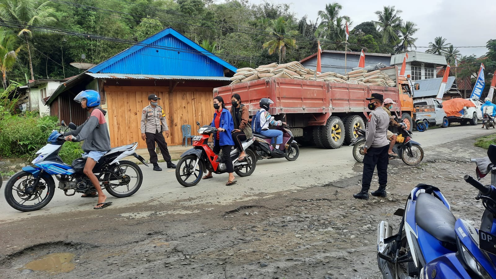 Bhabinkamtibmas Polsek Mengkendek DDS di wilayah binaan
