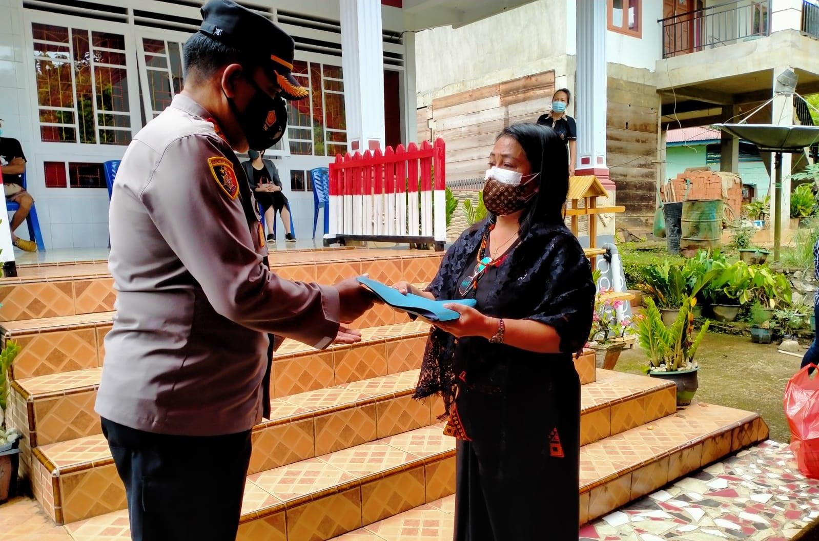 Bhabinkamtibmas Polsek Mengkendek DDS di wilayah binaan