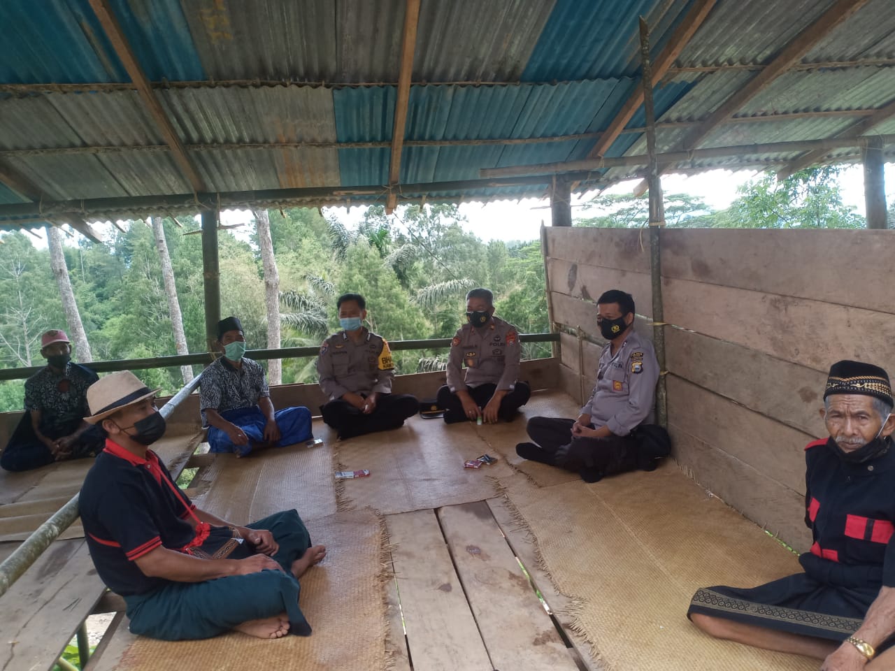 Bhabinkamtibmas, Babinsa dan PKM Batusura’ melakukan Tracer Testing