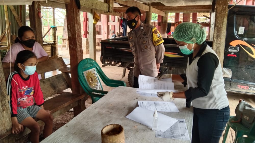 Bhabinkamtibmas, Babinsa dan PKM Batusura’ melakukan Tracer Testing