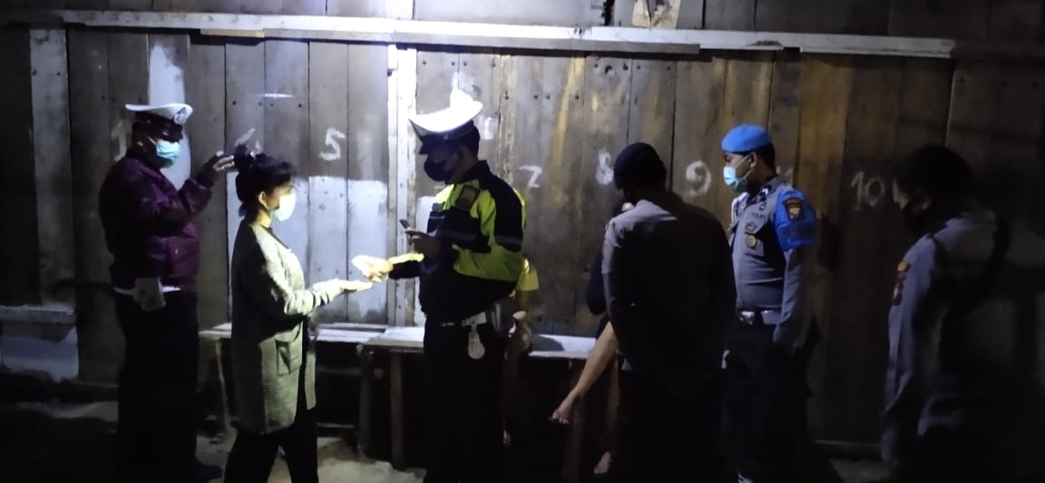 Bhabinkamtibmas Polsek Makale Sambangi Kantor Lurah Botang