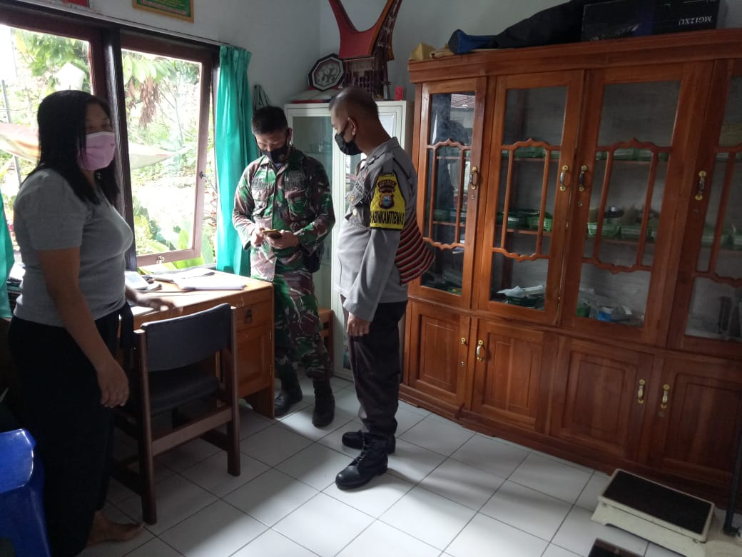Bhabinkamtibmas Bersama Bhabinsa Sambangi Pustu Lembang Lea